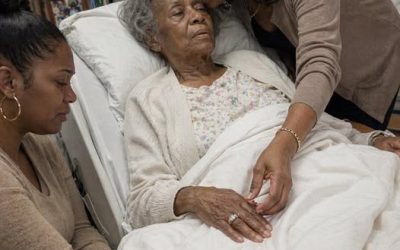 My aunt slipped grandma’s diamond ring off her finger on her death.bed, thinking she didn’t notice — two days after the fune.ral, a package arrived that made her turn pale.