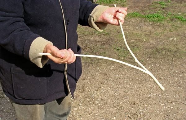 Almost no one recognizes this antique tool! Are you one of the few who know what it is?