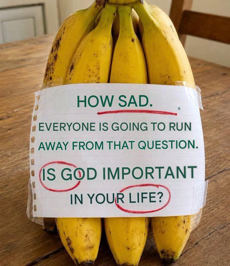 WHAT HAPPENS TO YOUR BODY WHEN YOU EAT A BANANA BEFORE SLEEPING