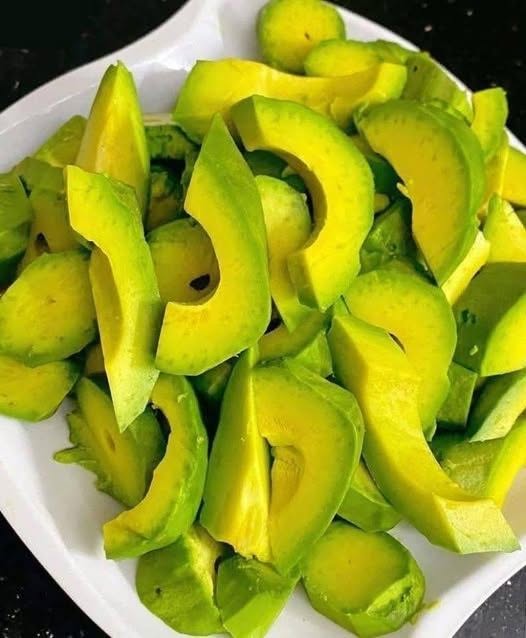 Doctors reveal that eating avocados causes… see more