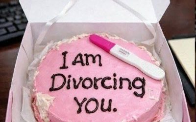My husband sent me a cake to announce our divorce… What he learned brought him to tears. I was having a normal day at work when a delivery of cake arrived from the bakery where my husband worked. At first, I thought it was a pleasant surprise, so I called my colleagues to share it. The moment I opened the box, the room fell silent. Emblazoned in uneven chocolate frosting was the inscription: “I am divorcing you.” A positive pregnancy test lay on the frosting. Everyone knew my husband was a baker, and they also knew he couldn’t have children. My ears burned with humiliation as my colleagues awkwardly walked away, one by one. I stood there, staring at the same positive test I’d thrown into the trash at home that morning, completely paralyzed and unsure what to do. When I got home, my husband was already there, pacing back and forth, furious. “Tell me this test isn’t yours!” he demanded, without even greeting me. I shook my head. “It’s mine. Listen, you have every right to leave, but there’s one thing you need to know.” Continued in first comment
